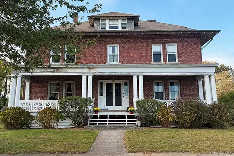 857 Whistler Ave, Fishers Island, NY 06390