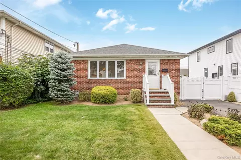 342 Lucille Ave, Meacham, NY 11003