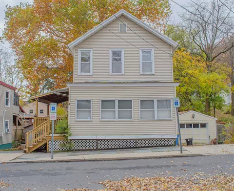 49 Gill St, Kingston, NY 12401