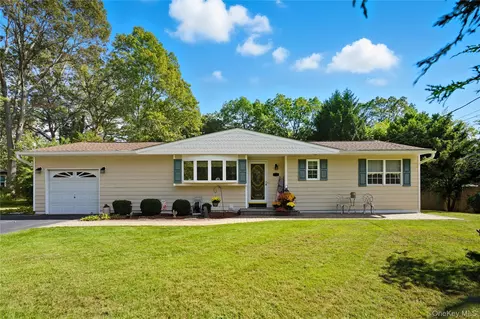 347 Wading River Rd, Manorville, NY 11949