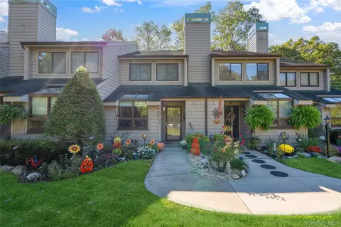 115 Beecher Avenue Ext, East Islip, NY 11730
