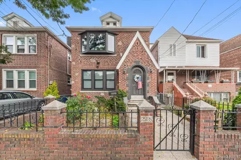 2328 Esplanade, New York, NY 10469