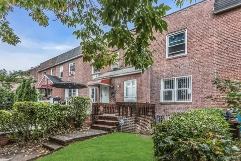 5840 206th St, New York, NY 11364