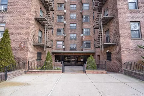 32-25 88 St #510, East Elmhurst, NY 11369