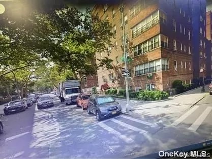 63-60 102nd St #D7, New York, NY 11374