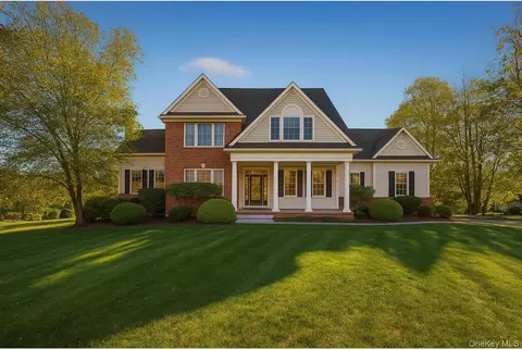 15 Champlain Dr, East Fishkill, NY 12533