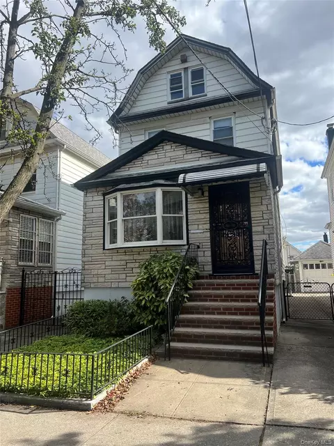 86-38 54 Ave, Elmhurst, NY 11373