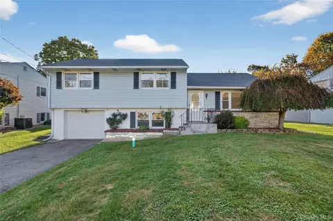 223 Margo St, New Windsor, NY 12553