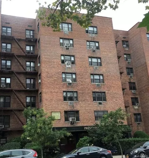 55-30 99th St #3F, New York, NY 11368