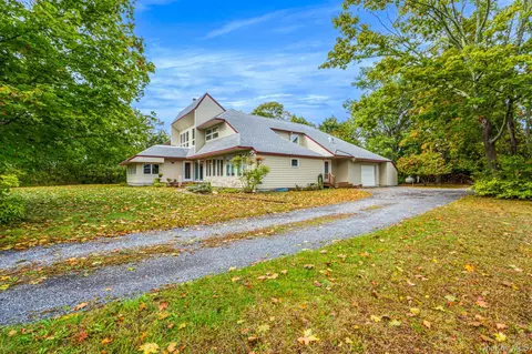 150 Montauk Hwy, Westhampton, NY 11977