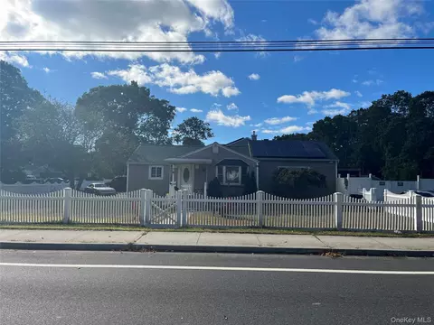 120 Somerset Ave, Mastic, NY 11950