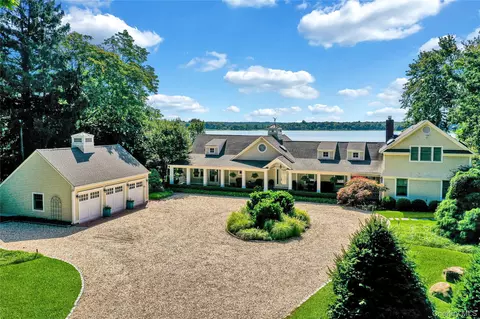 111 Old Field Rd, Setauket, NY 11733