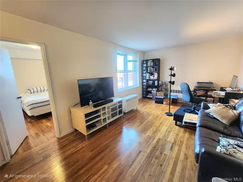 50-22 40th St #5A, New York, NY 11104