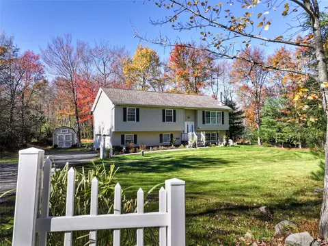 43 Callahans Rd, Mamakating, NY 12790