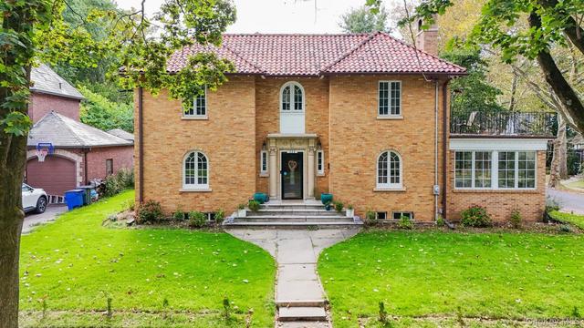 260 E Devonia Ave, Mount Vernon, NY 10552