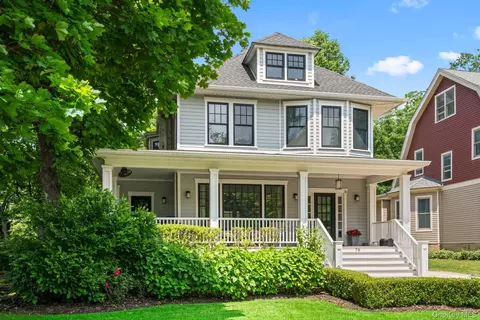 76 Sea Cliff Ave, Sea Cliff, NY 11579