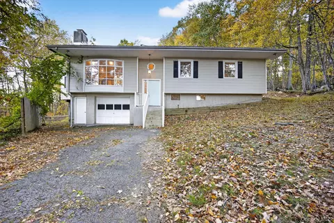 51 Sterling Rd, Kent, NY 10512