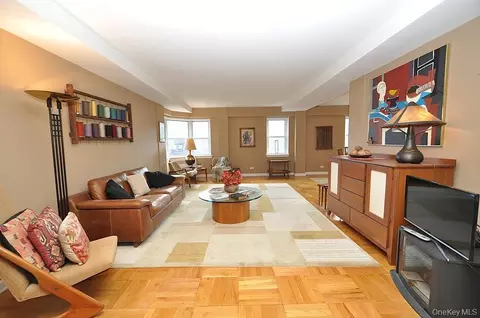 235 Garth Rd #C5B, Scarsdale, NY 10583