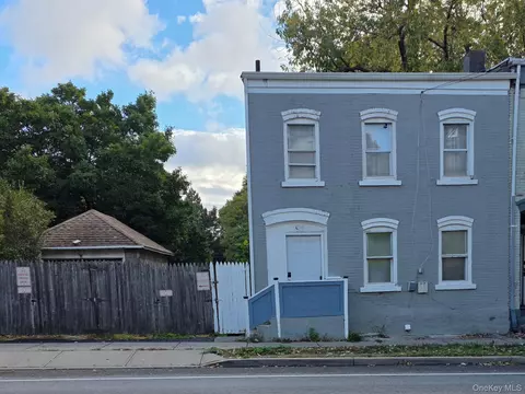 92 Robinson Ave, Newburgh, NY 12550