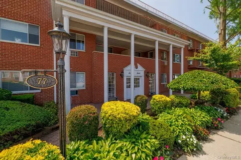 77 S Park Ave #A24, Rockville Centre, NY 11570
