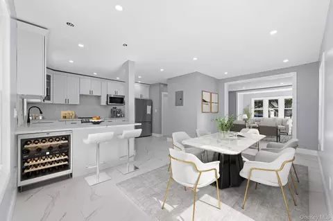 11132 199th St, New York, NY 11412