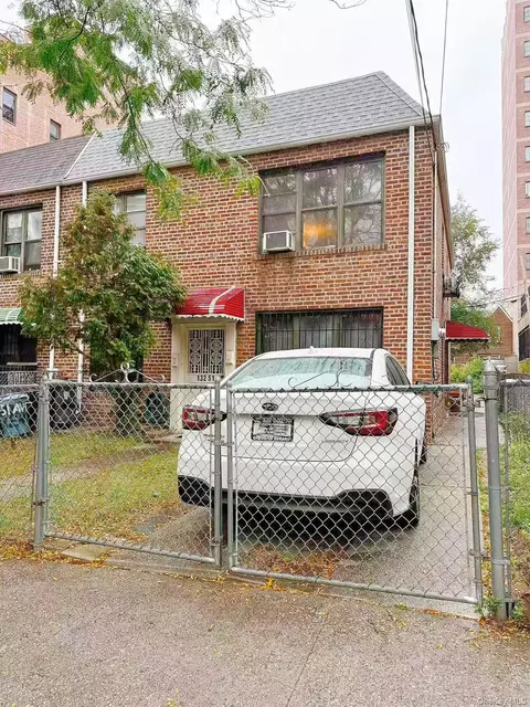 132-51 Avery Ave, New York, NY 11355