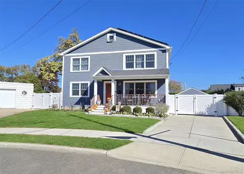 3067 Xavier Ct, Oceanside, NY 11572