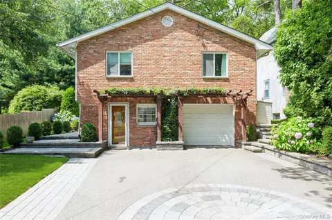77 Abbott Dr, Huntington, NY 11743