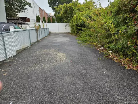 4179 Bronxwood Ave, New York, NY 10466