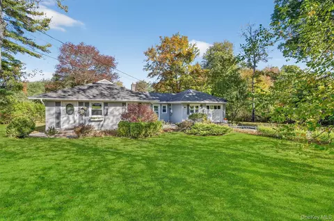 520 Elizabeth Rd, Yorktown, NY 10598