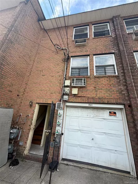 3541 Barnes Ave, New York, NY 10467