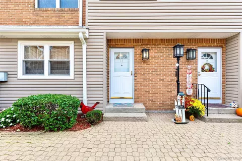 280 Franklin Ave #11, Franklin Square, NY 11010