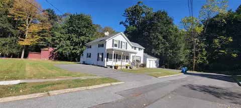 22 Washington Ave, Lloyd, NY 12528