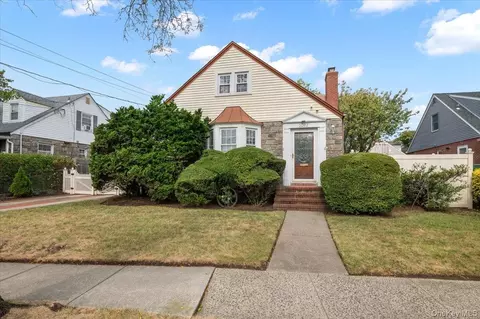 1067 Atlantic Ave, Baldwin, NY 11510