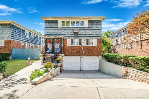 14632 Willets Point Blvd, New York, NY 11357