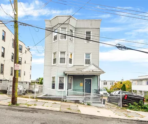 131 Beech St, Yonkers, NY 10701