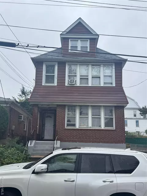 45-19 158th St, Flushing, NY 11358