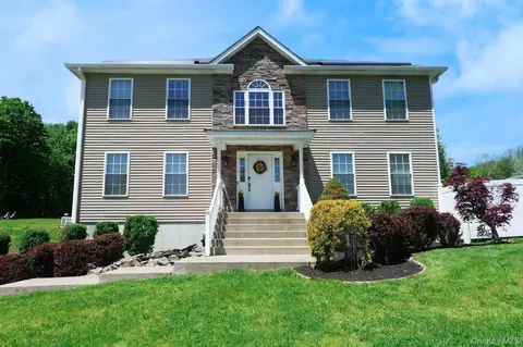 94 Robinson Ln, Wappinger, NY 12590