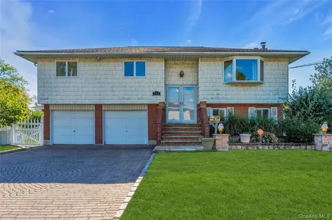 256 Justice St, West Babylon, NY 11704