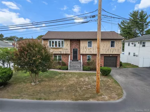 1259 America Ave, West Babylon, NY 11704