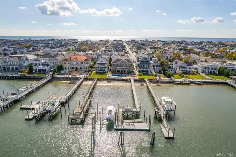 51 Bay St, East Atlantic Beach, NY 11561