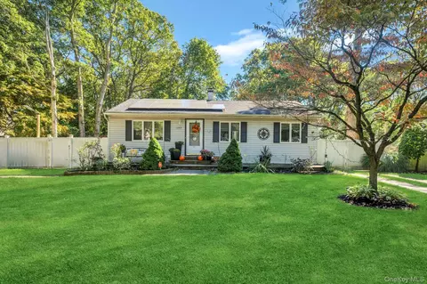 1199 Connetquot Ave, Central Islip, NY 11722