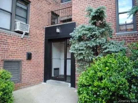170-06 Crocheron Ave #5B, New York, NY 11358