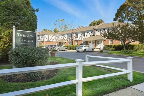 2066 Lakeview Rd #B, Bellmore, NY 11710