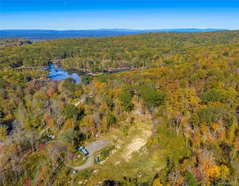 12 Deverly Rd, East Fishkill, NY 12531