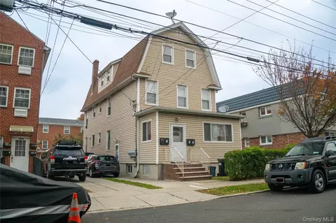 162-19 Laburnum Ave, New York, NY 11358