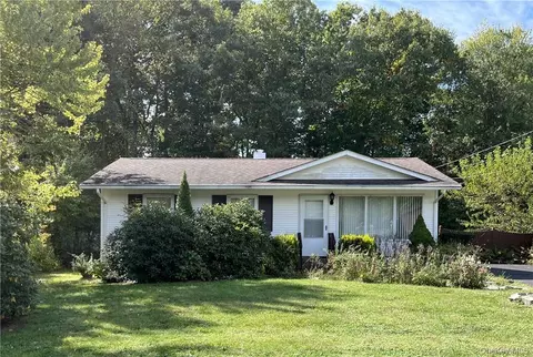 43 Wickham Dr, Warwick, NY 10990