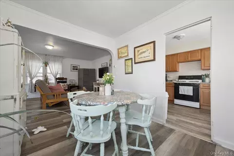 Dining - 370 E Broadway, Long Beach, NY 11561 photo 3 of 3