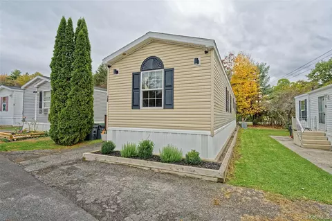 28 Matthew Dr Castleton, Castleton On Hudson, NY 12033