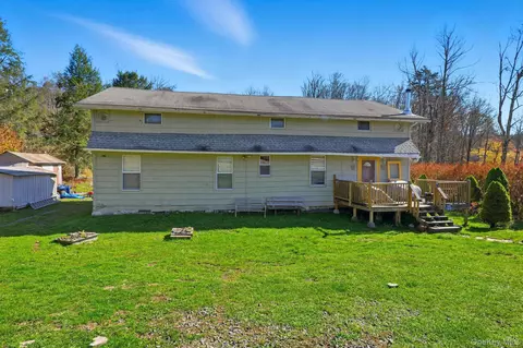 284 Bonnie Brook Rd, Hancock, NY 13783
